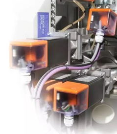 一臺高精度多功能工業(yè)級的封邊機(jī)已成為板式家具工廠最迫切需要